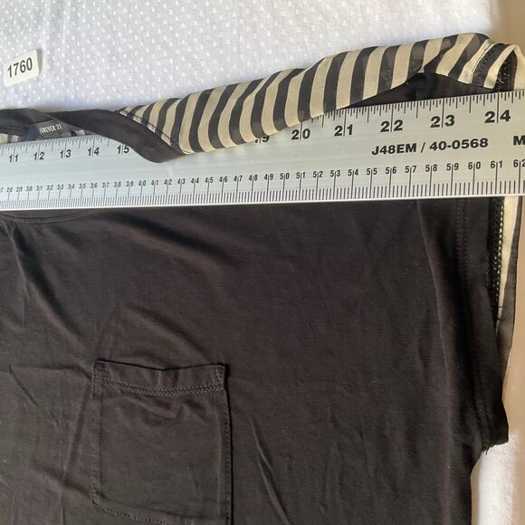 FOREVER 21 Women’s Short Sleeve Blouse size L, Black front and Stripes back - Picture 2 of 9